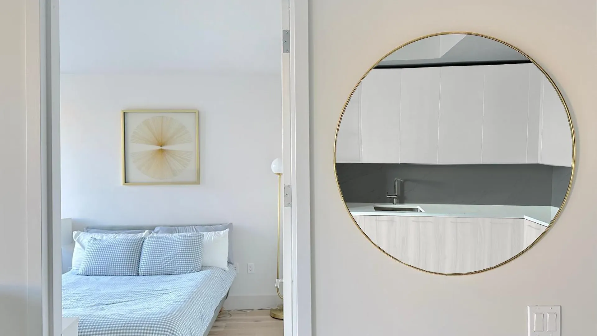 Large 1 Bedroom - Private Balcony - Luxury Building - Manhattan New York Apartment