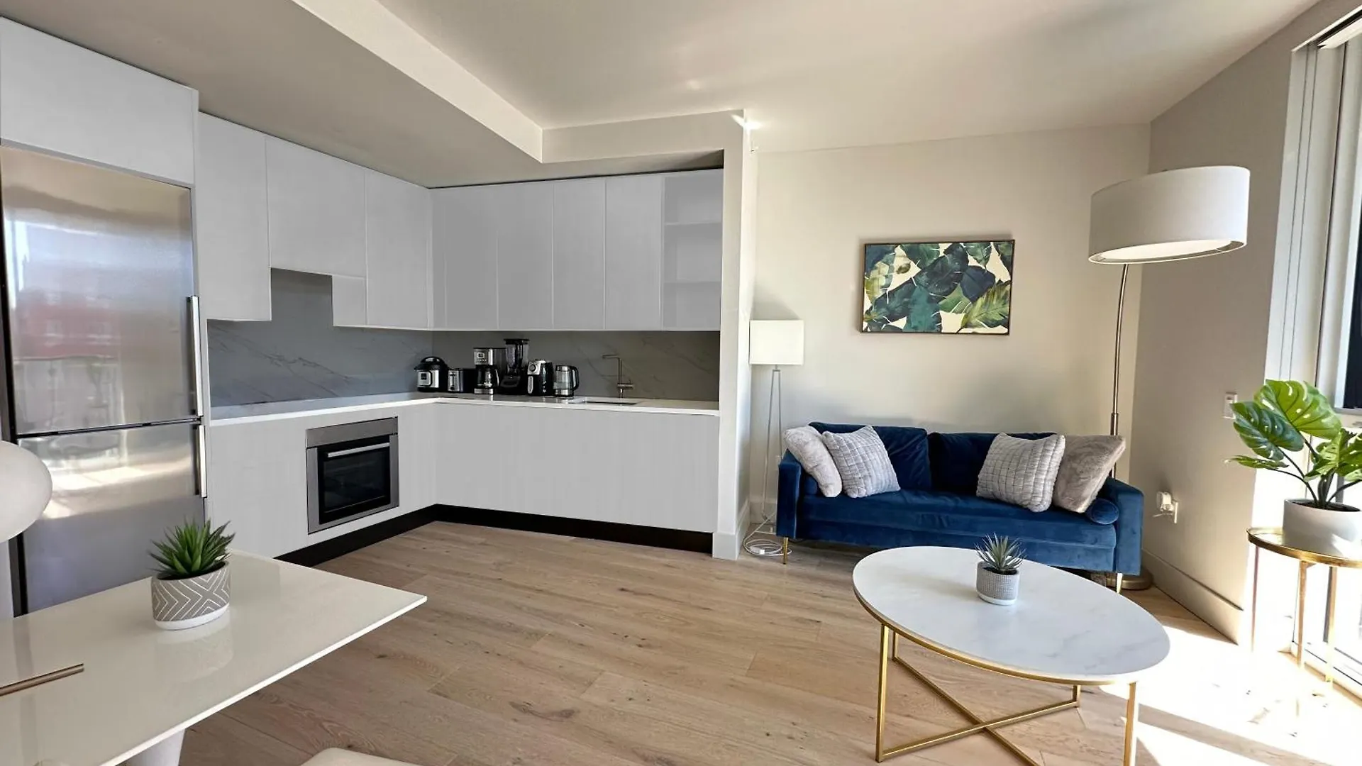 Apartment Large 1 Bedroom - Private Balcony - Luxury Building - Manhattan New York